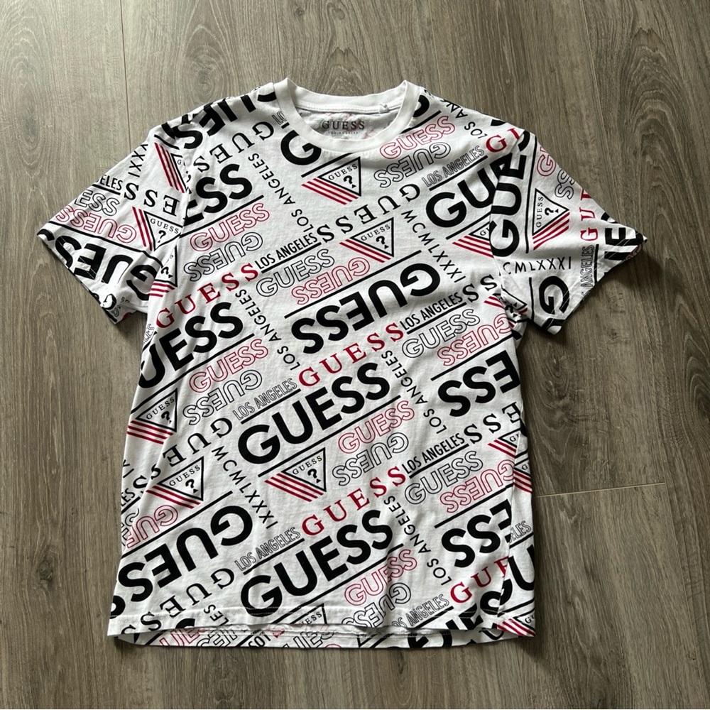 GUESS Men's Black and Red Logo Print T-Shirt